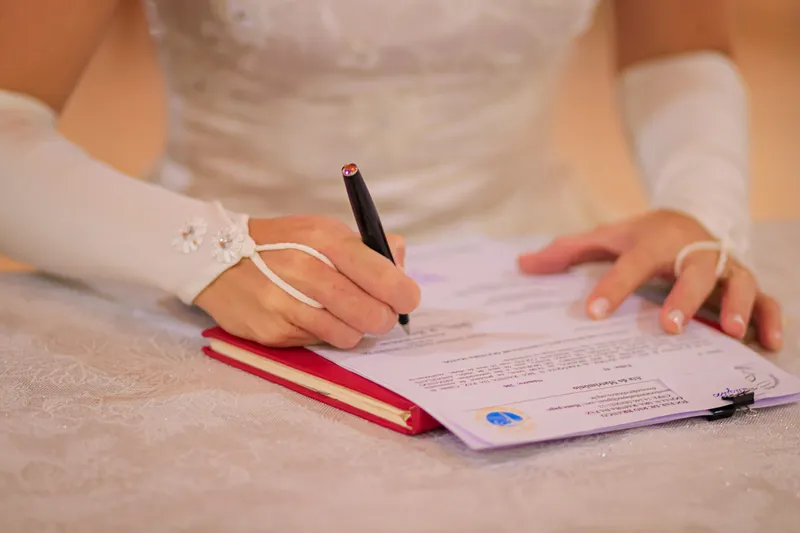 A beautifully decorated wedding venue in Antalya showcasing the elegance of a wedding reception.