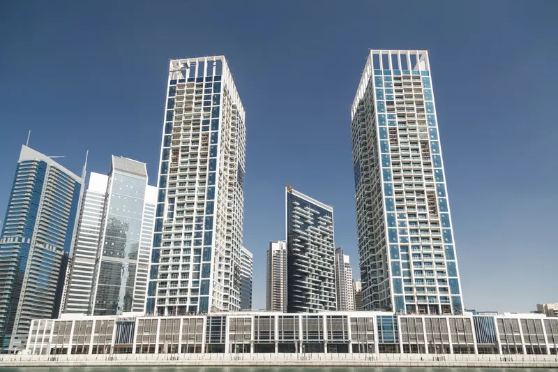 Visual representation of the differences in ready property choices between Business Bay and Downtown Dubai.