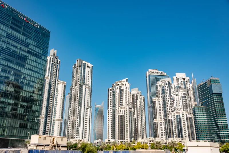 Detailed analysis of Business Bay vs Downtown Dubai ready property investment opportunities.