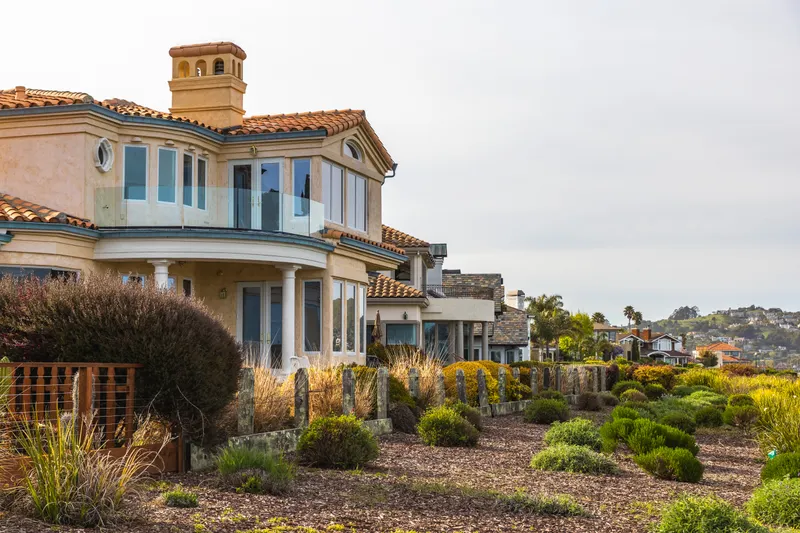 Marbella vs Athens Riviera: Which Luxury Market Fits an International Second-Home Buyer? Marbella vs Athens Riviera: Which Luxury Market Fits an International Second-Home Buyer?