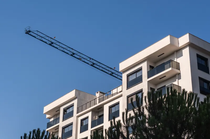 A detailed view of a new-build kitchen emphasizing the benefits of Athens Riviera new-build vs resale in terms of modern amenities and maintenance.