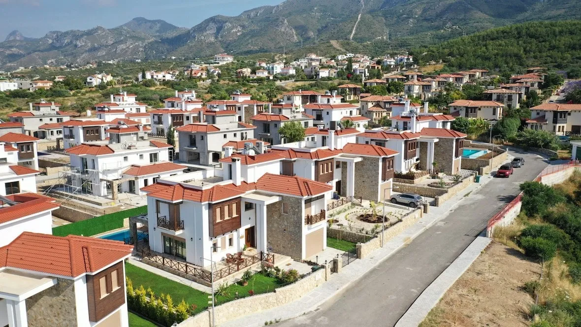 available villas for sale and rent in North Cyprus 