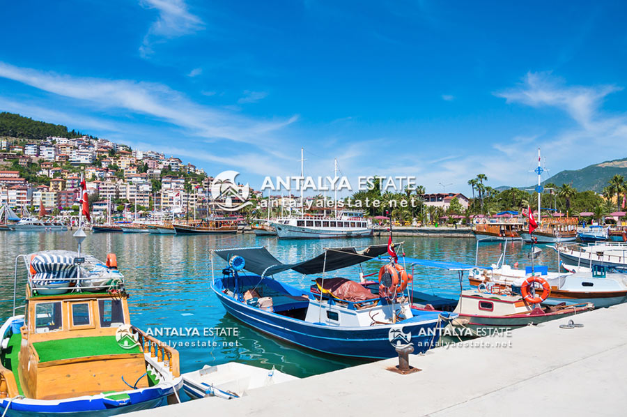 A view of cruise ships in Alanya