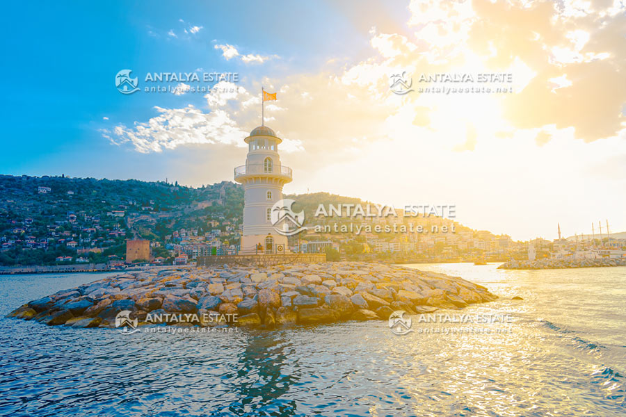 A view of the lighthouse in Alanya