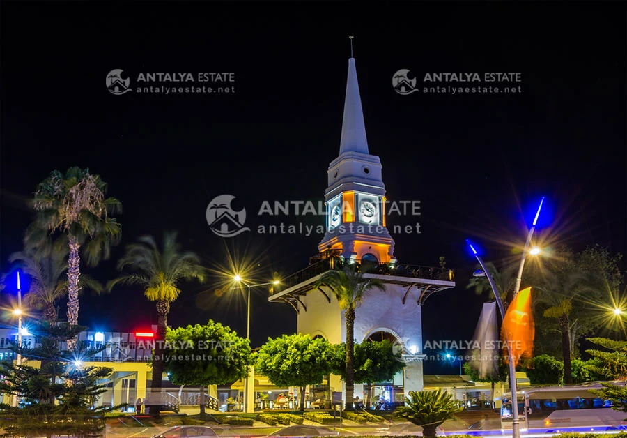 Kemer Clock Square in Antalya