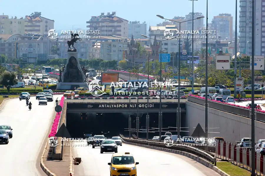 Using public transport in Antalya