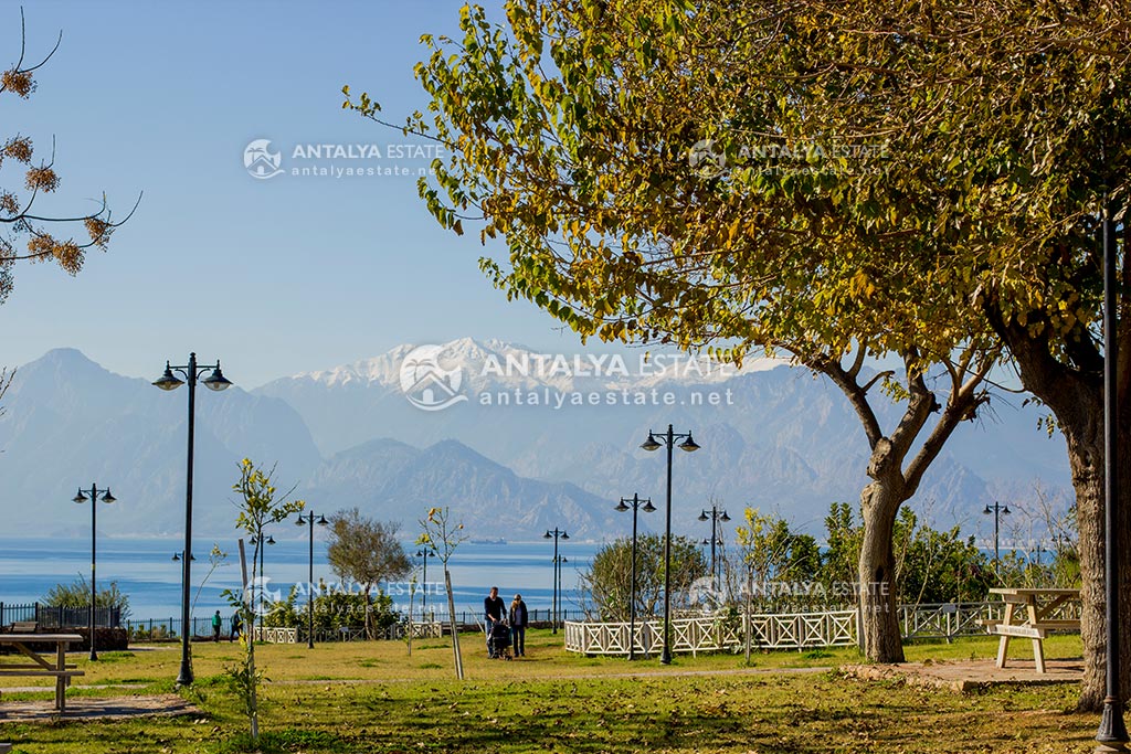 Antalya, Lara beach