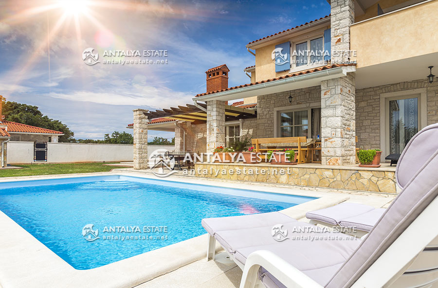 Buying luxury villas with swimming pools in Turkey