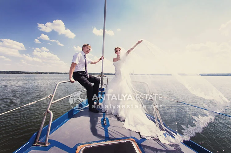Photography and videography tips for a yacht wedding